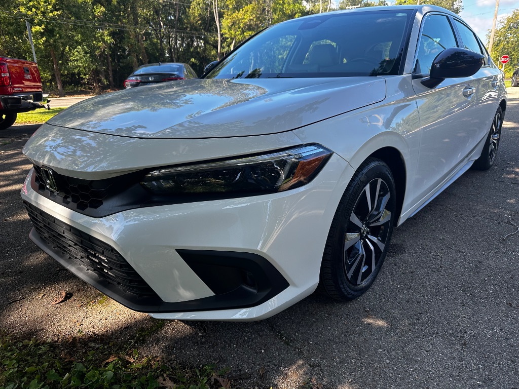 2024 Honda Civic Hatchback EX-L's photo