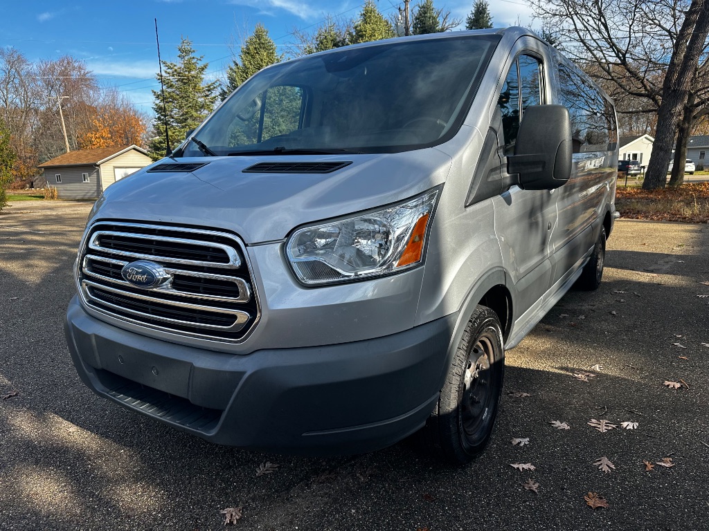 2015 Ford Transit XL's photo